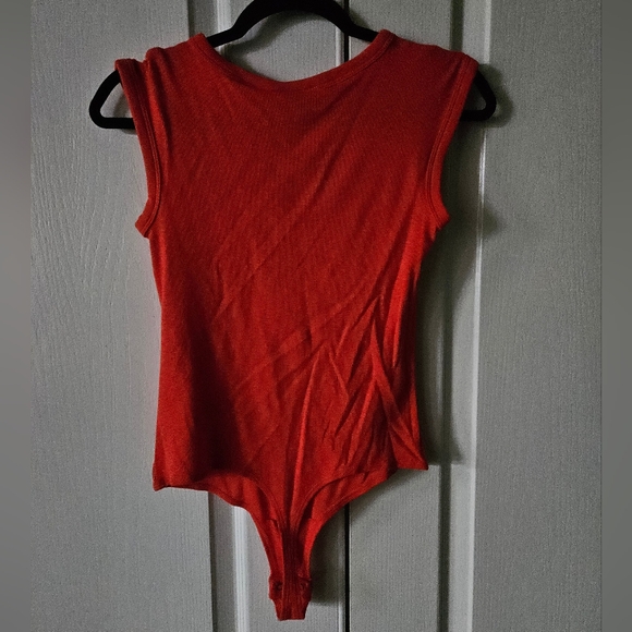 NWT Universal Threads red sleeveless bodysuit, small - Picture 2 of 4
